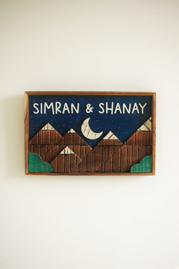 Peaky Mountain Sign