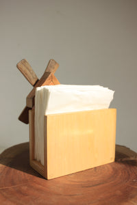 Whirlwind Tissue Holder